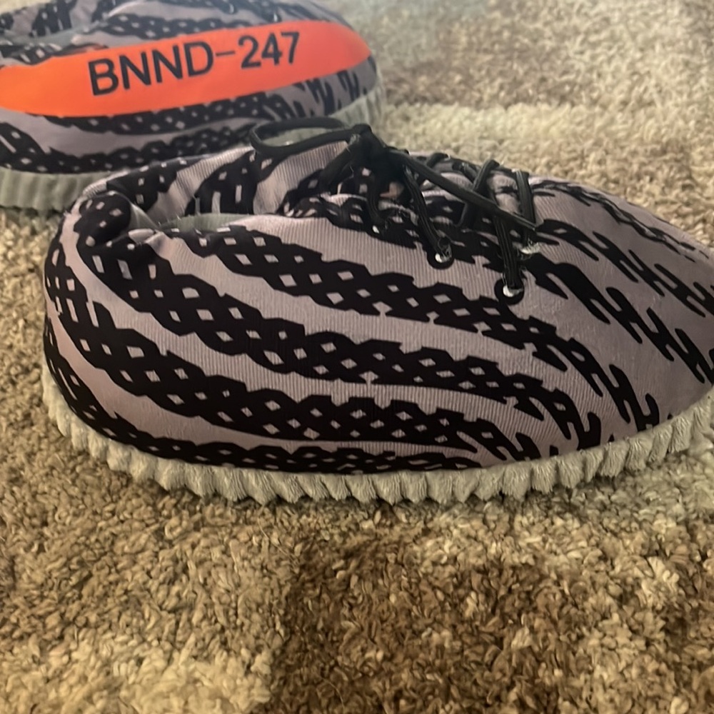 Yeezys - Picture 2 of 4